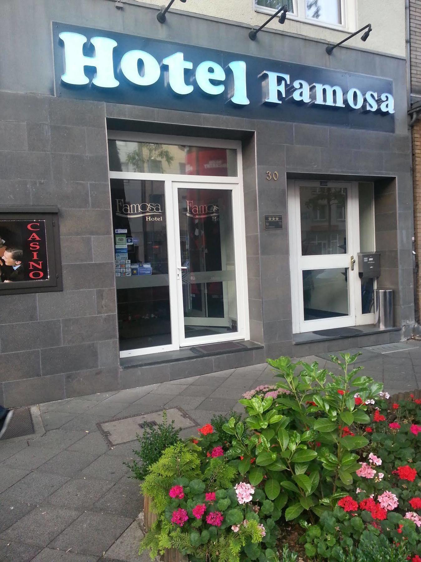 Hotel Famosa Dusseldorf Ngoại thất bức ảnh